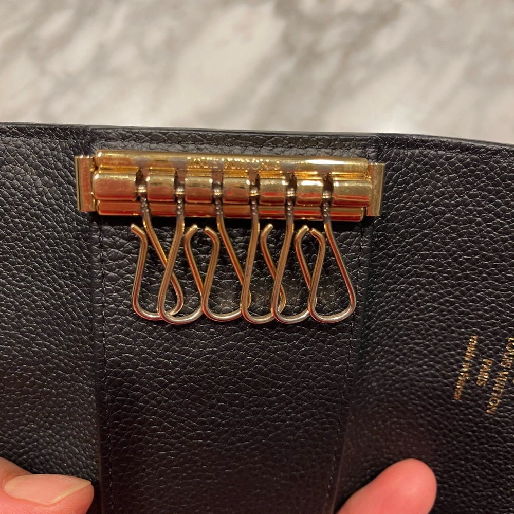 ❌SOLD ❌Louis Vuitton Empreinte 6 Key Holder - Picture 4 of 6